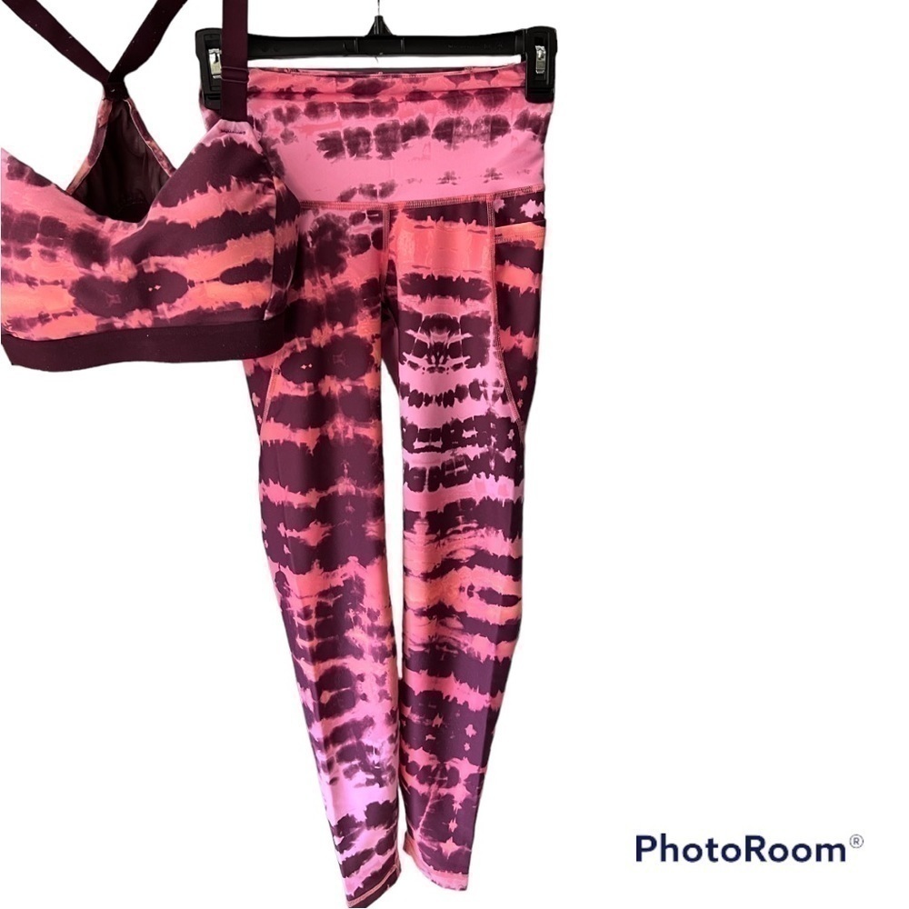 𝅺old NAVY ACTIVE ELEVATE HIGH RISE LEGGING GO DRY WOMEN’S SIZE XS MULTICOLOR - Picture 2 of 7
